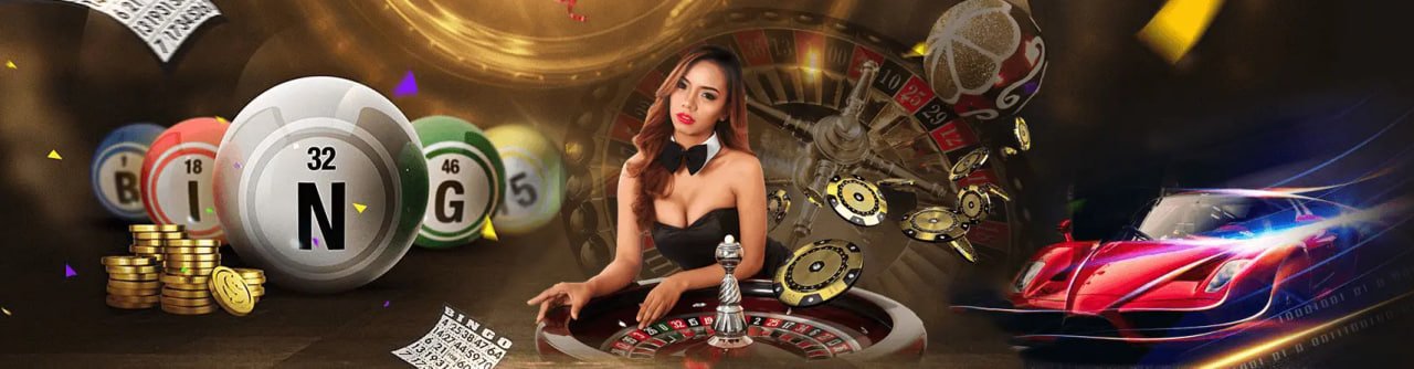 Pengguna membaca event dari layar ponsel